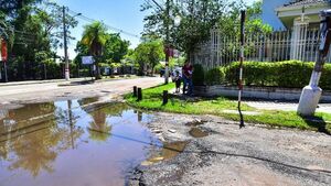 Lambaré: Ciudadanos deben sortear baches ante la inacción de Comuna