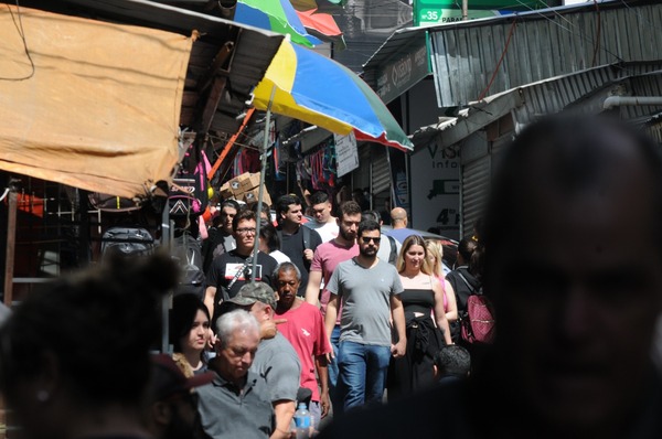 CDE recibió a unos 175.000 visitantes durante el Black Friday - La Clave
