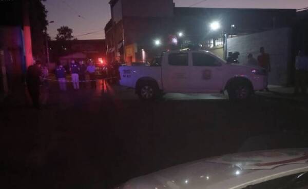 Investigan móvil del crimen en Villa Morra: Dos cuerpos fueron encontrados en un dúplex - Unicanal