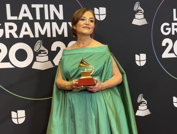 "Este reconocimiento es para el país", dice Berta Rojas tras ganar dos Grammy Latinos · Radio Monumental 1080 AM