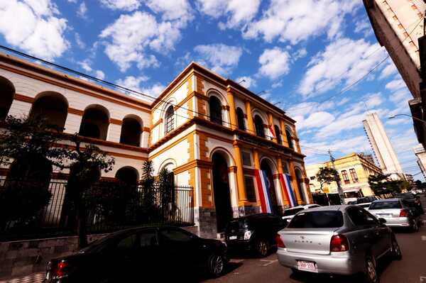 Gobierno veta totalmente la deducibilidad del 100% de IVA - .::Agencia IP::.