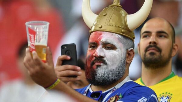 Ingleses critican la prohibición de cerveza cerca estadios