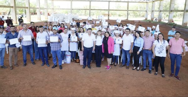 Egresados de cursos de capacitación en Concepción recibieron kits de herramientas