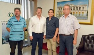 Artesanos buscan apoyo de titular de Diputados para contar con local propio en Caacupé