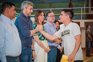Más de 1.500 jóvenes itapuenses reciben desembolsos para continuar sus estudios universitarios - .::Agencia IP::.