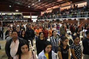 El Gobierno entrega 1.556 becas a jóvenes itapuenses para proseguir sus estudios universitarios - El Trueno