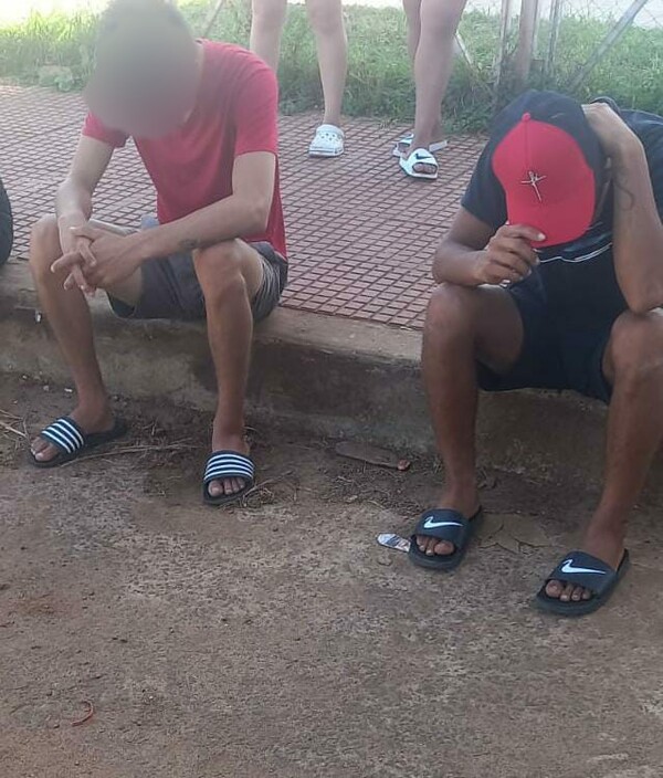 Querían armar un "porro" a metros de la policía y fueron presos