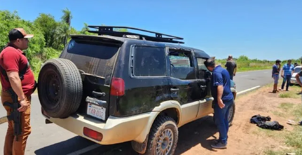 Policías realizan rastrillaje tras violento asalto en Tobatí - Noticiero Paraguay
