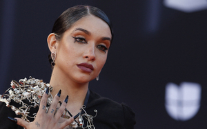 Diario HOY | María Becerra lució vestido de ao po'i en los Grammys Latinos