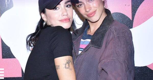 La Nación / Público de lujo: Tini y Lali acudieron juntas al show de Nathy Peluso