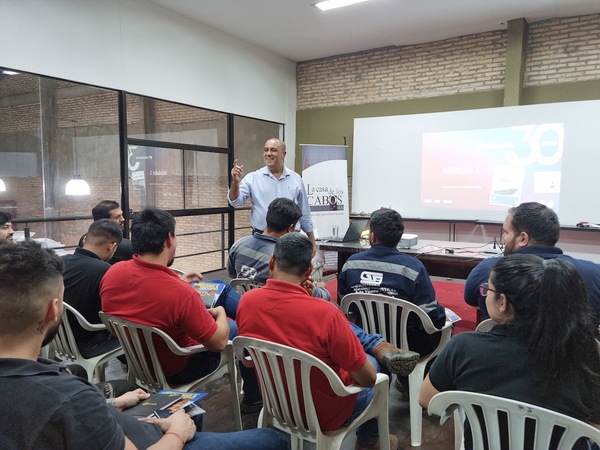 La Casa de los Cabos S.A. capacitó a clientes sobre movimiento e izaje de cargas