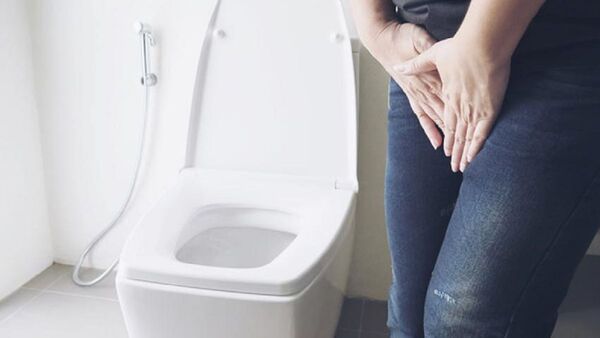 Denuncia que centro comercial no deja a empleados usar el baño