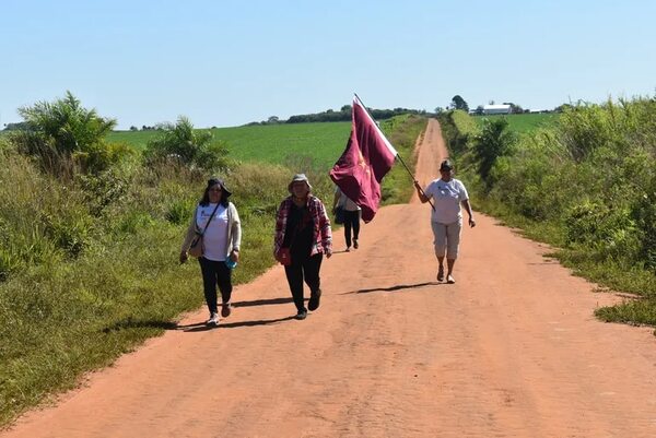 Realizan quinta peregrinación del Tape Tuja en San Patricio, Dpto. de Misiones - Nacionales - ABC Color