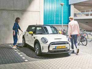 Llegaron a Paraguay los modelos eléctricos de MINI | Revista 5Días Weekend | 5Días