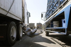 Transportistas de Guatemala bloquean rutas por el alto costo de los combustibles - MarketData