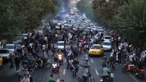 Irán vivió otra jornada de protestas luego de los funerales de dos menores