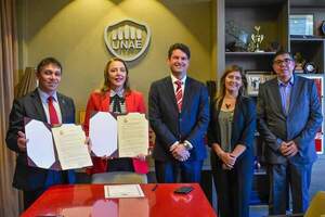 UNAE FIRMA IMPORTANTE CONVENIO CON EL CONSEJO DE LA MAGISTRATURA DEL PARAGUA