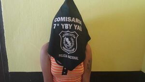 Una joven agarró del cabello a su mamá, la amenazó con cuchillo y le garroteó