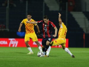 El Benfica de Portugal observó a Fernando Ovelar y podría llevárselo hina