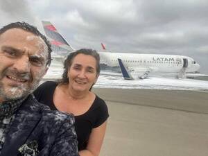 Crónica / [VIDEO] Sobrevivientes del avión que se incendió en Perú: "La vida nos dios una segunda oportunidad"
