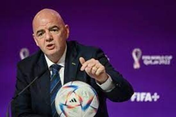 Infantino denunció la “hipocresía” contra el Mundial de Qatar y advirtió: “Los aficionados pueden sobrevivir sin cerveza durante tres horas”