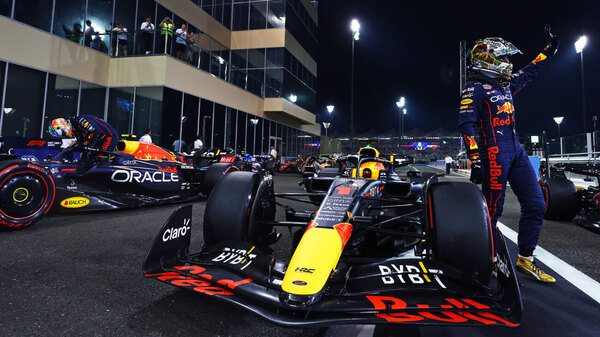 Max Verstappen logra la última 'pole position' del año en Abu Dhabi