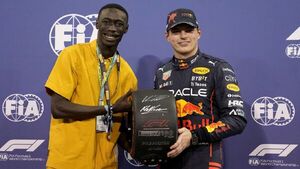 Max Verstappen se lleva la última pole de la temporada