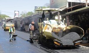 Tras varios reclamos, reparan avenida céntrica en Ciudad del Este - ABC en el Este - ABC Color