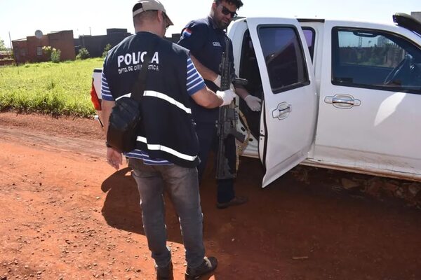 Tres hombres fueron detenidos por realizar disparos al aire con pistolas y un fusil - Policiales - ABC Color