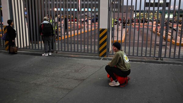 Prolongan cierre del aeropuerto de Lima hasta este domingo