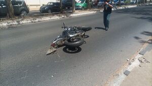 Motociclista muere atropellado por una camioneta en Asunción