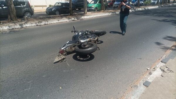 Motociclista muere atropellado por una camioneta en Asunción