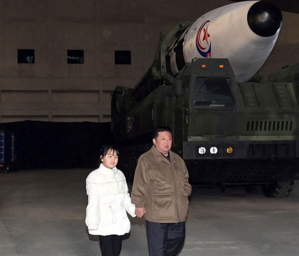 Hija de Kim Jong-Un es vista en público por primera vez | 1000 Noticias
