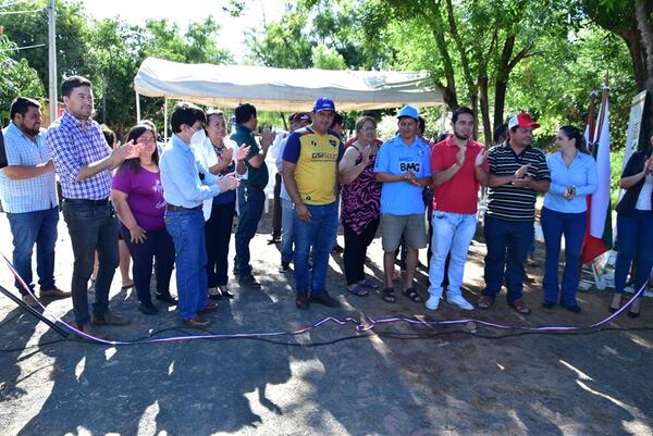 Administración de Cristina Ayala inaugura empedrado en el barrio Santo Ángel