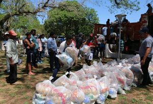 En Ñeembucú, Yacyretá completó distribución de víveres a pescadores