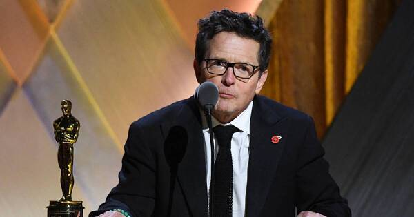 La Nación / Michael J. Fox de “Volver al futuro” recibió el Oscar honorífico