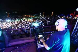 Crónica / (GALERÍA) Explotó La Noche Blanca de "El Retrovisor"