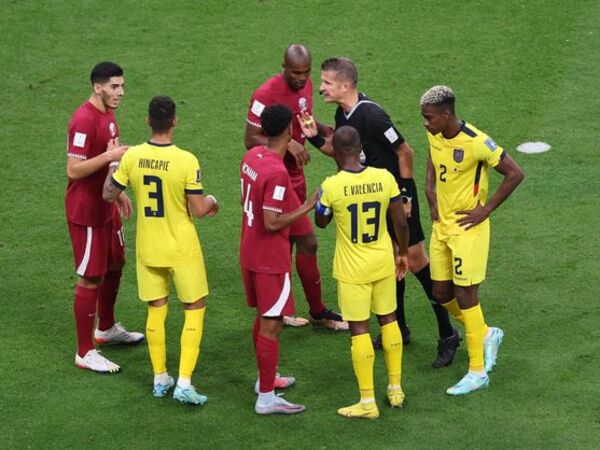 Ecuador empieza con victoria el Mundial con dos goles de Valencia - El Independiente