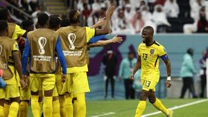 Enner Valencia imparte una lección de fútbol a Qatar