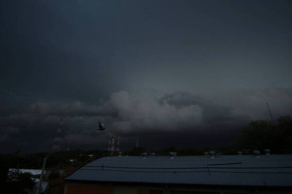 Crónica / Ou hína lluvias, vientos ere erea anuncia Meteorología desde esta noche