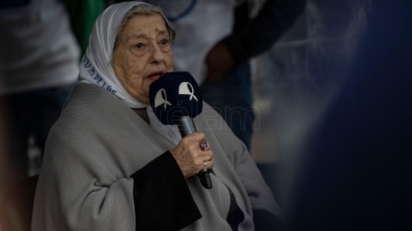 Las cenizas de Hebe de Bonafini descansarán en la Plaza de Mayo