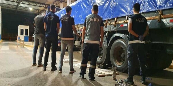 Incautan cargamento de cocaína camuflada entre maíz en el puente San Roque González