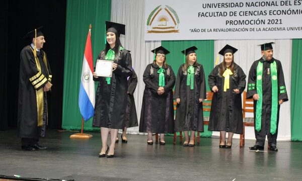 FCE-UNE presenta a nuevos profesionales en el área de Contabilidad