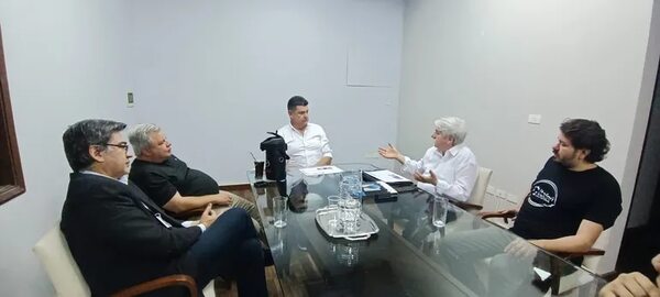 Exponen sobre Itaipú al precandidato presidencial Efraín Alegre - Economía - ABC Color