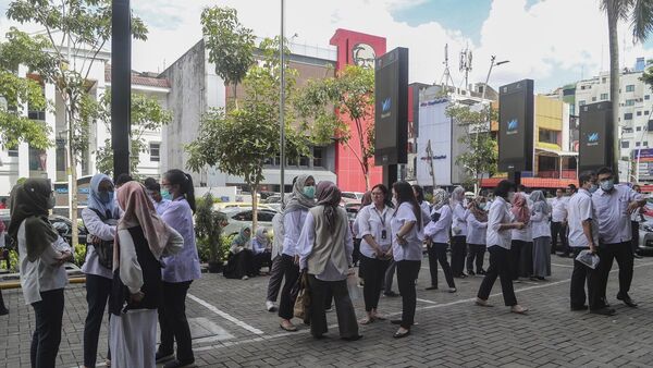 Al menos 55 muertos por un fuerte sismo en Indonesia