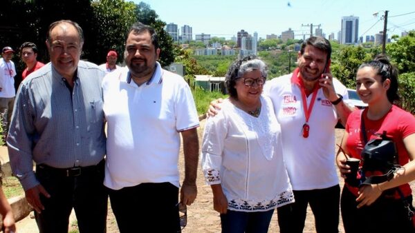 JUAN AFARA DESTACA FIGURA DE JUAN RAMÍREZ DURANTE FUGAZ GIRA POR CIUDAD DEL ESTE