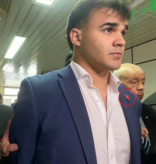 Caso Zapag: El pin de Marcello Fretes que llamó la atención en redes e hizo reaccionar a los masones - Nacionales - ABC Color