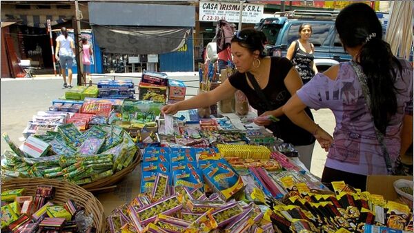 Comuna controlará venta irregular de pirotecnias en el Mercado 4