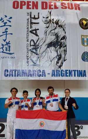 Karate paraguayo destaca en medallero y clasifica a próximo mundial de Escocia - .::Agencia IP::.