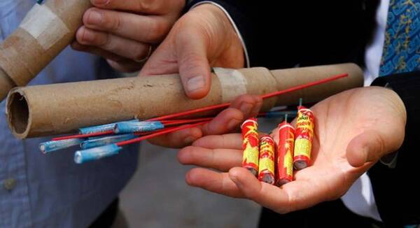 Crónica / Vichean a "vende bombas": prohíben venta de pirotecnia en lugares no habilitados en el Mercado 4